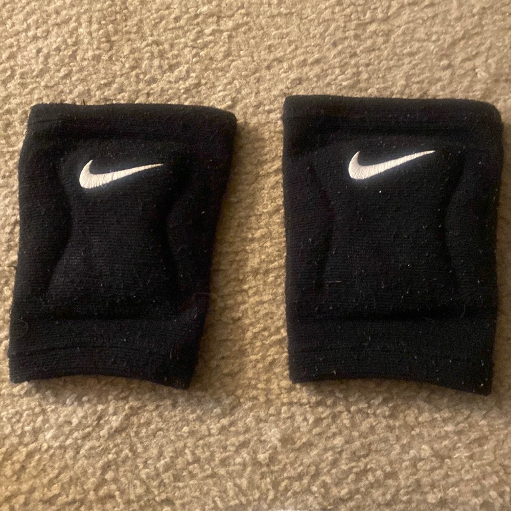 Small Nike knee pads